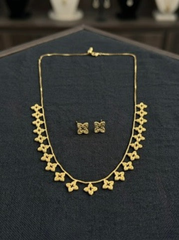 Çiçek Motifli Set