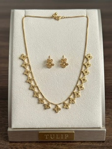 Çiçek Motifli Set
