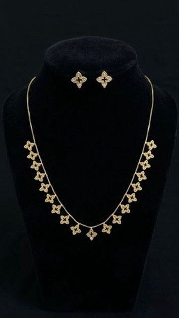 Çiçek Motifli Set